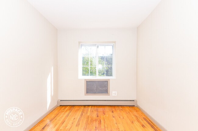 Building Photo - 966 Myrtle Ave