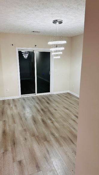 Building Photo - 5961 Grovegate Ln