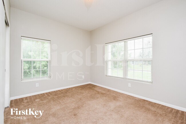 Building Photo - 2466 Altoona Ave