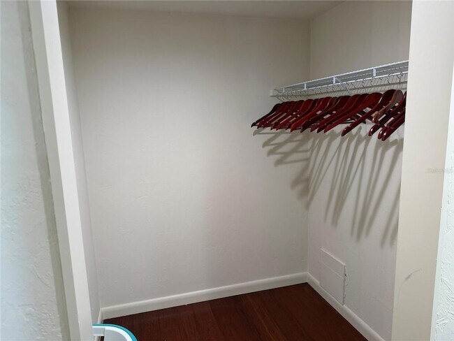 Building Photo - 618 Bird Bay Dr S