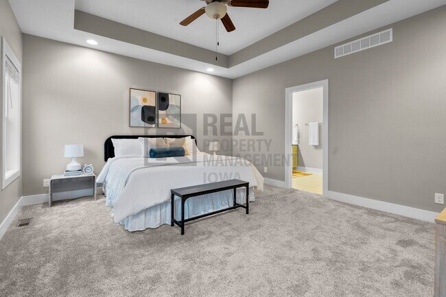 Building Photo - 16893 Madison Cir