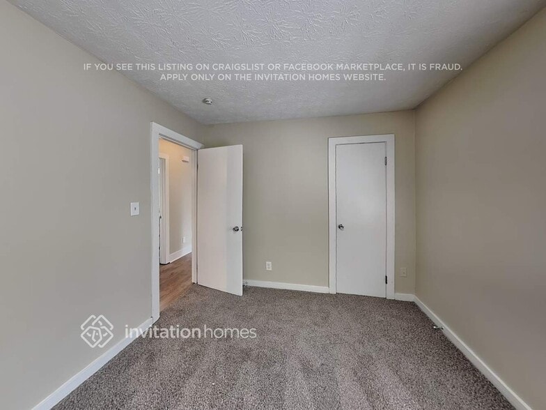 Building Photo - 215 Simpson Dr NE