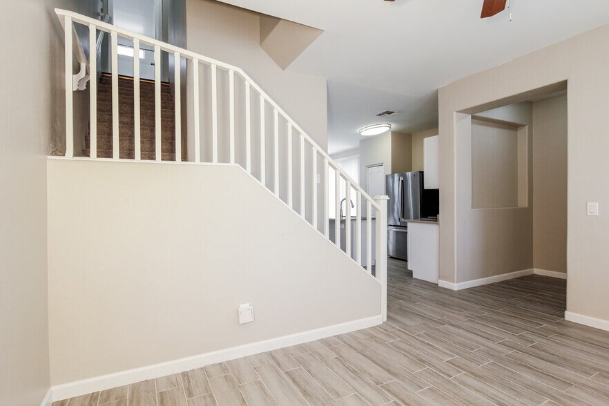 Building Photo - 111 N 65th Dr