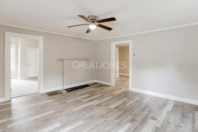 Building Photo - Charming 2 bedroom home in Anderson!