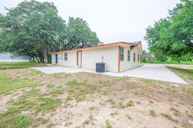 Building Photo - Available NOW!!!! Beautiful 1 story, 3 bedroom, 2 bath home.This is exactly what you have been lo...