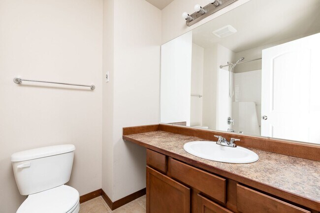 Building Photo - Beautiful 3 Bedroom 2.5 Bathroom Home in Bothell
