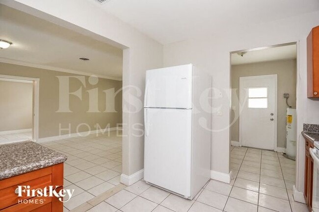 Building Photo - 4760 NW 3rd Ct