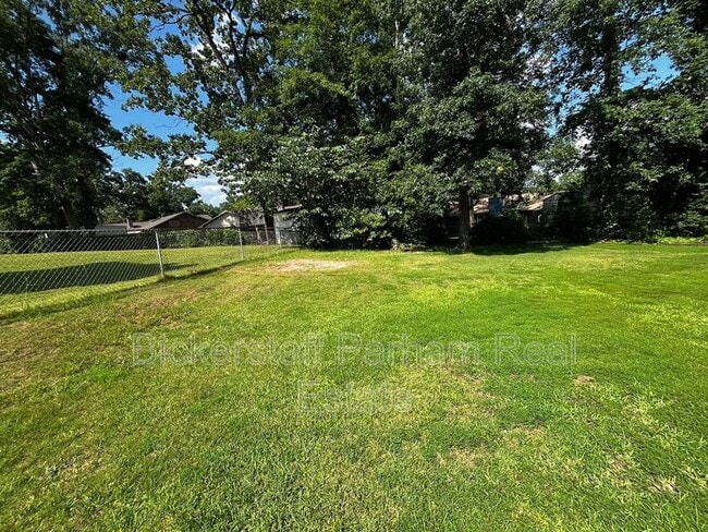 Building Photo - 6608 Highridge Dr