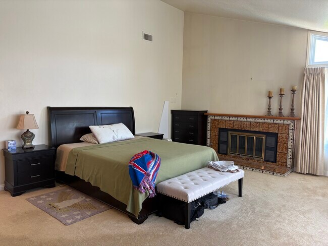 Building Photo - 948 Ettin Ave