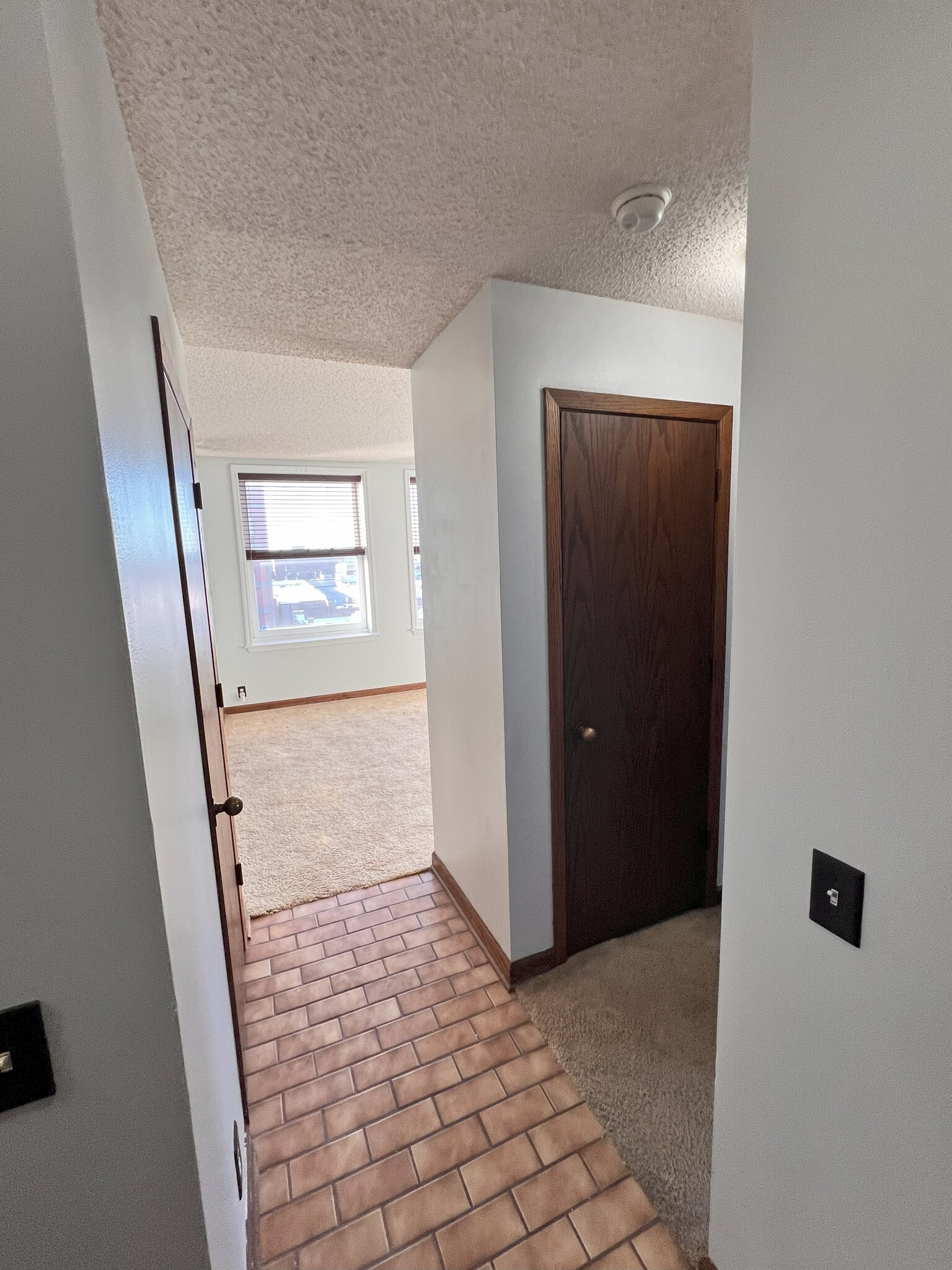 Building Photo - 123 N Locust St