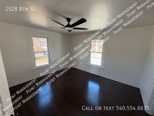 Building Photo - 1528 8th St SE