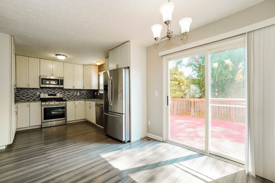 Building Photo - 848 Wallinger Dr