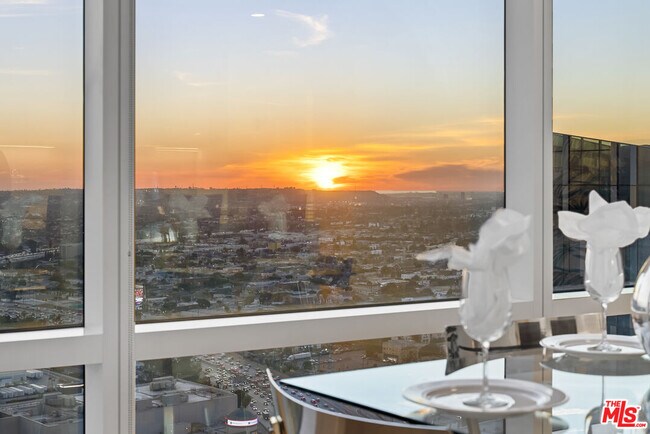 Building Photo - 877 Francisco St