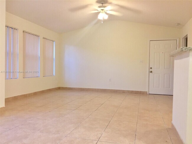 Building Photo - 10440 SW 156th Ct