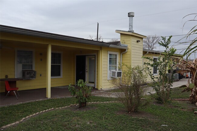 Building Photo - 7975 Booker St