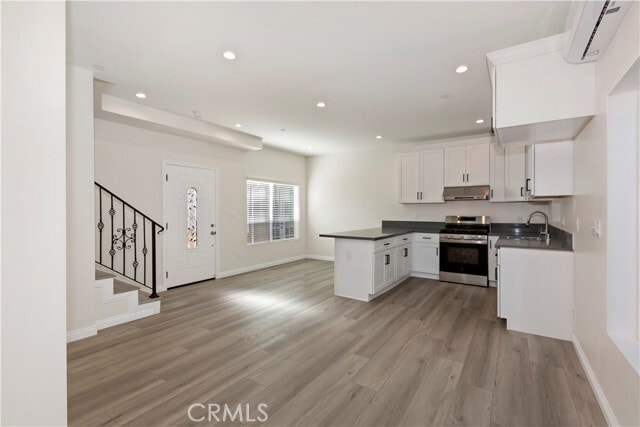 Building Photo - 3657 Mountain View Ave