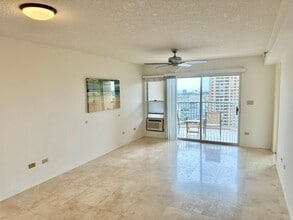 Building Photo - Golf course and Ocean Views  from this 3 bedroom 2 bath condo!