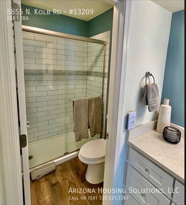 Building Photo - 5855 N Kolb Rd