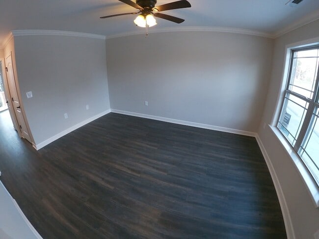 Building Photo - 213 Hayes St