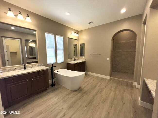 Building Photo - 4443 S Greythorne Way
