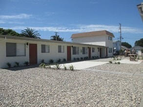 Building Photo - L12900