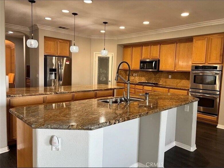 Building Photo - 3715 Club Rancho Dr