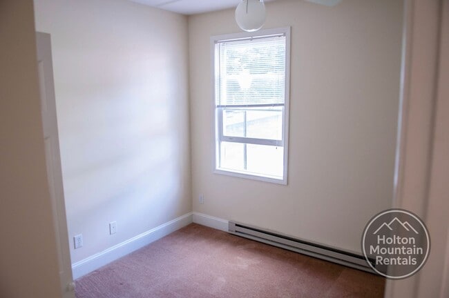 Building Photo - Kensington Meadows - Semi View Downstairs