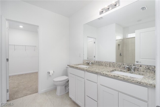 Building Photo - 42428 Cascade Dr
