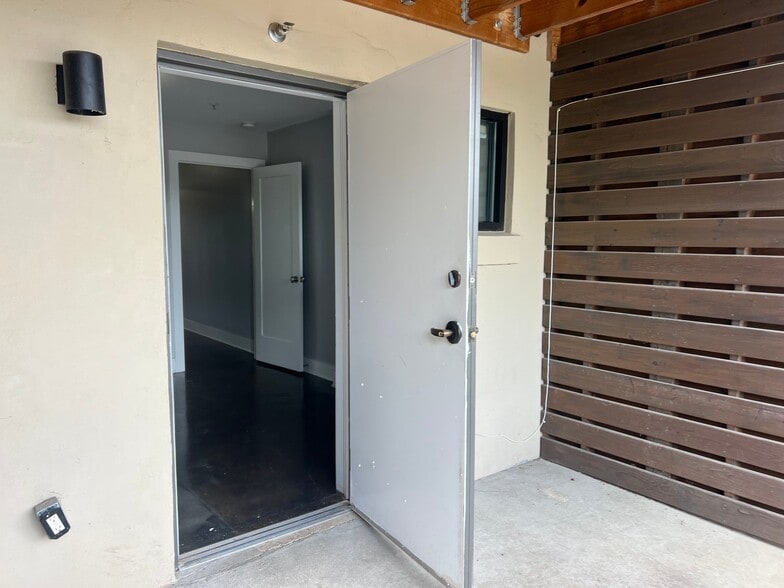 Building Photo - 2507 Clifton Ave