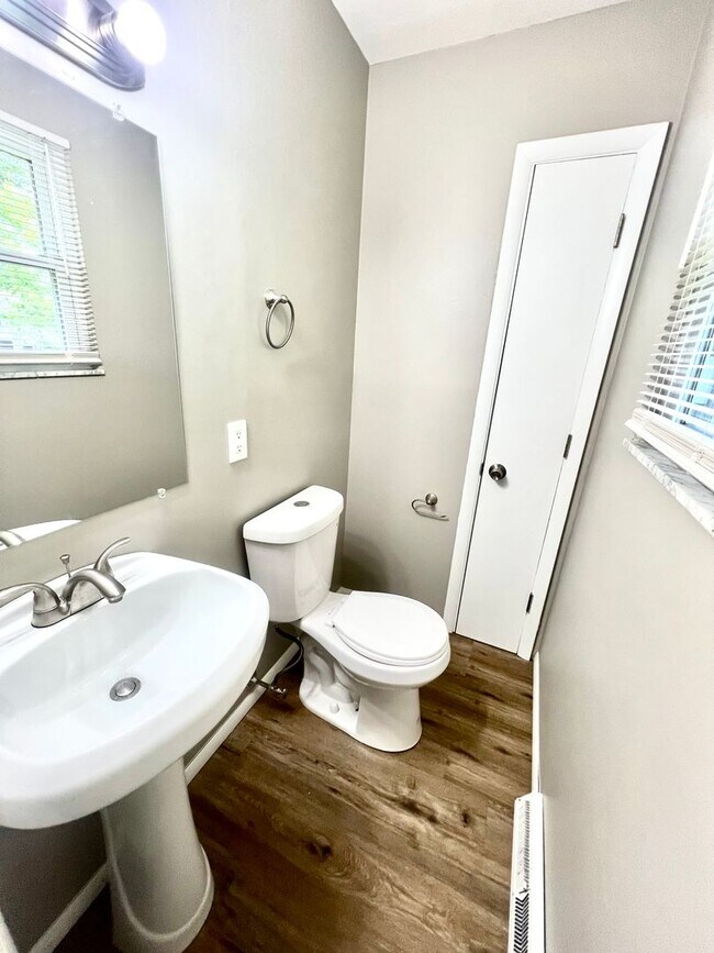 Building Photo - Charming 3 Bedroom Home in Florissant – Pr...