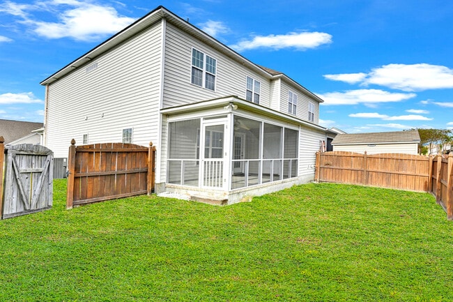 Building Photo - 2401 Dovedale Ct