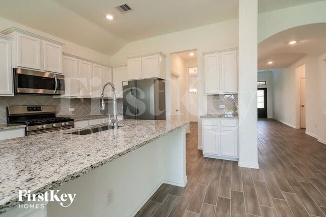 Building Photo - 15122 Arlington Park Ave