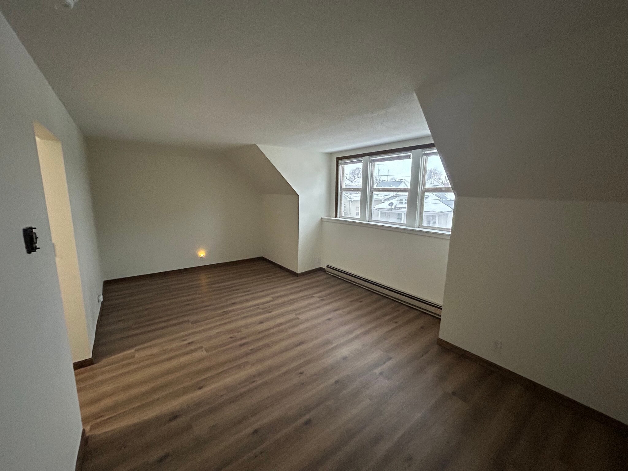 Building Photo - 2905 Burden Ave