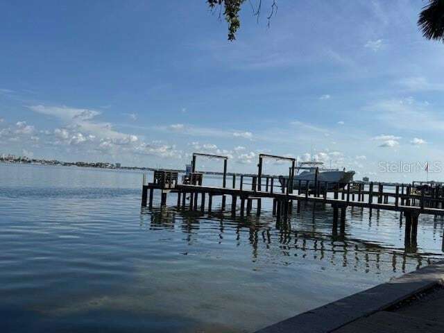 Building Photo - 7200 Sunshine Skyway Ln S