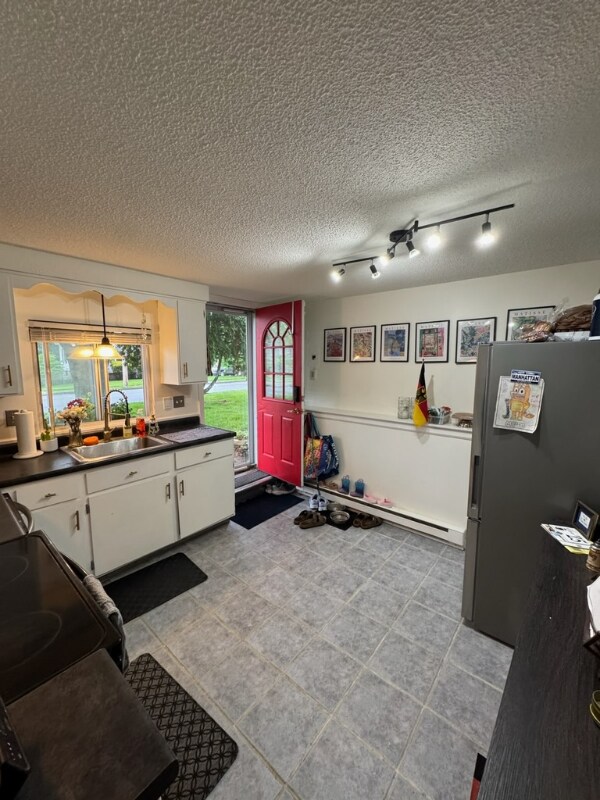 Primary Photo - 128 Sunnyside St