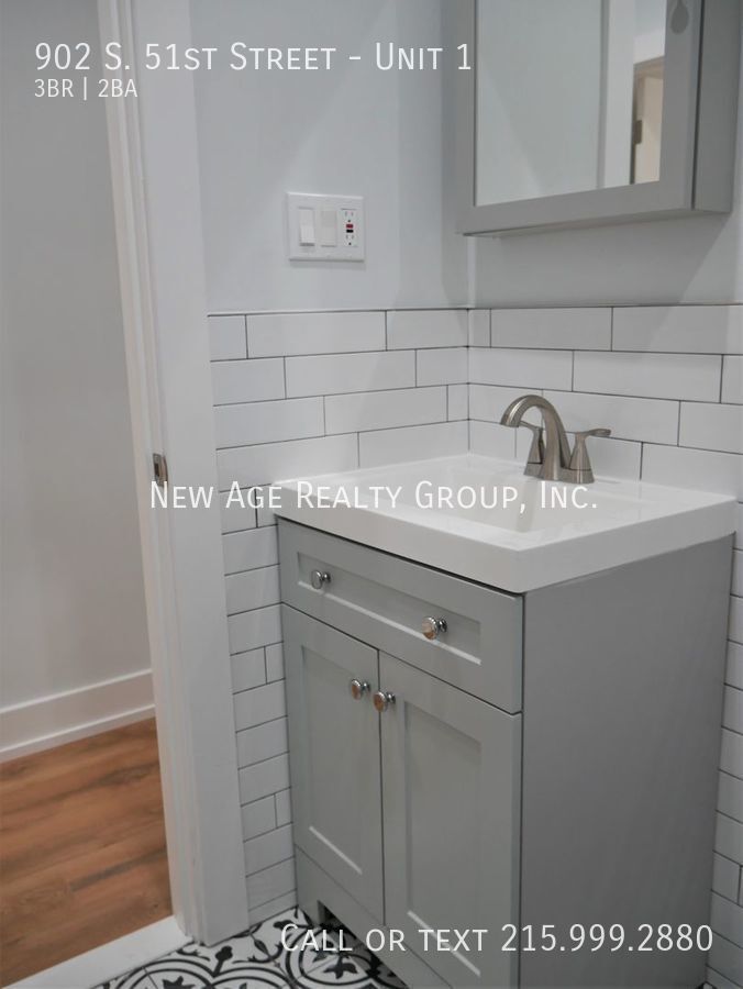 Building Photo - 902 S 51st St