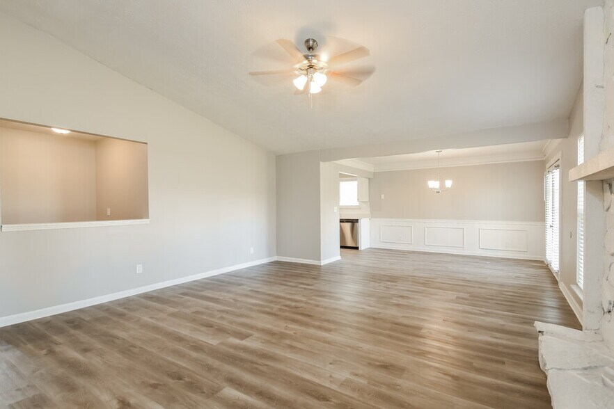 Building Photo - 5475 Ballard Way