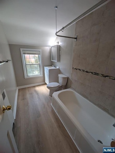 Building Photo - 715 Cedar Ln