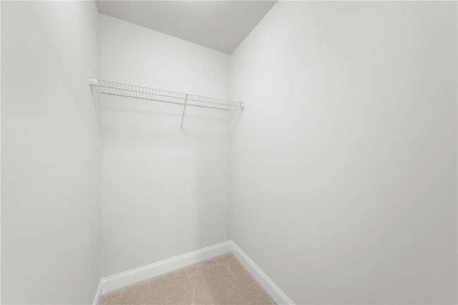 Building Photo - 96 Fairway Dr