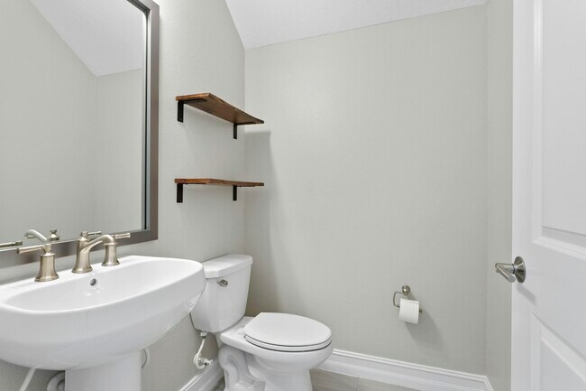 Building Photo - 4880 Isola Ct