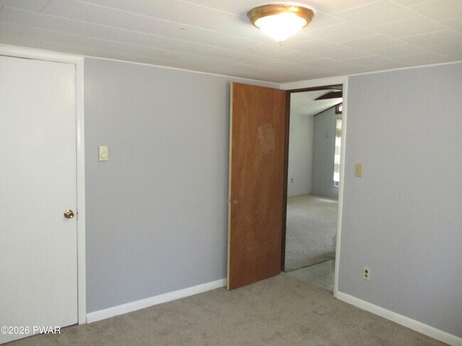 Building Photo - 108 Quail Ct