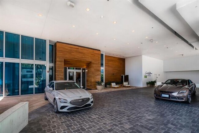 Building Photo - 6899 Collins Ave
