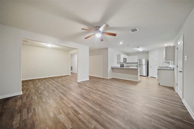 Building Photo - 15536 Briar Forest Dr