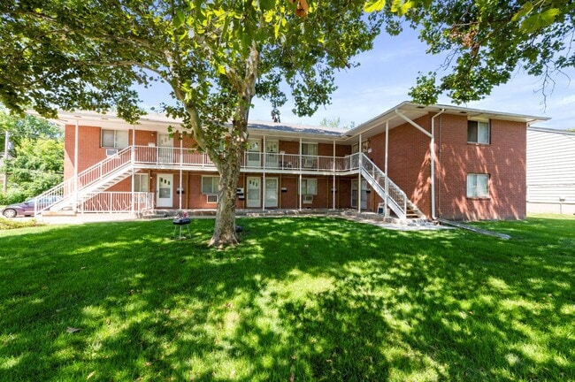 Building Photo - Apple Valley