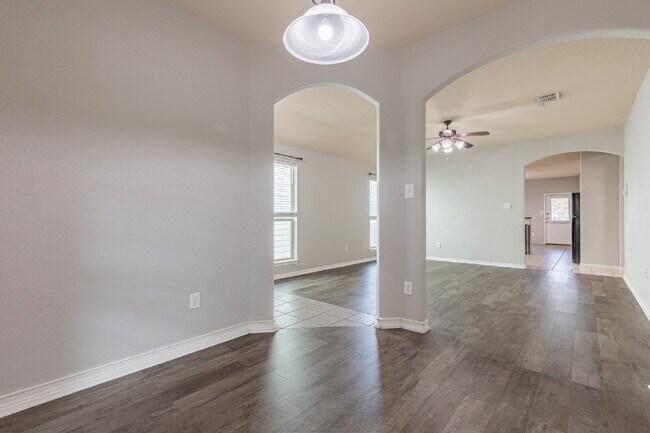 Building Photo - 5815 Southern Knoll