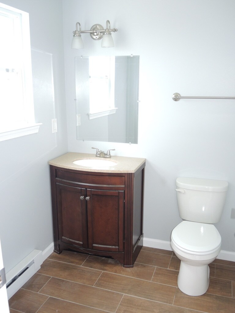 Building Photo - 1107 W Lincoln St