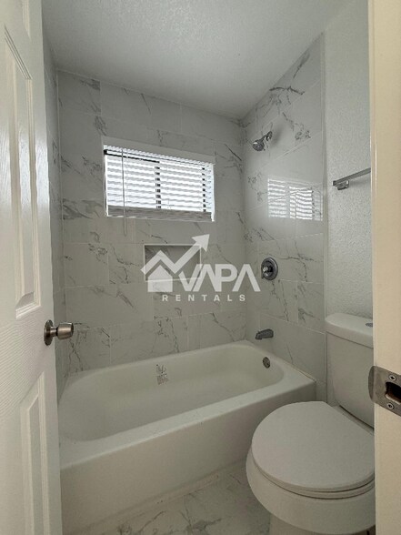 Building Photo - 6735 Stone Lake Dr