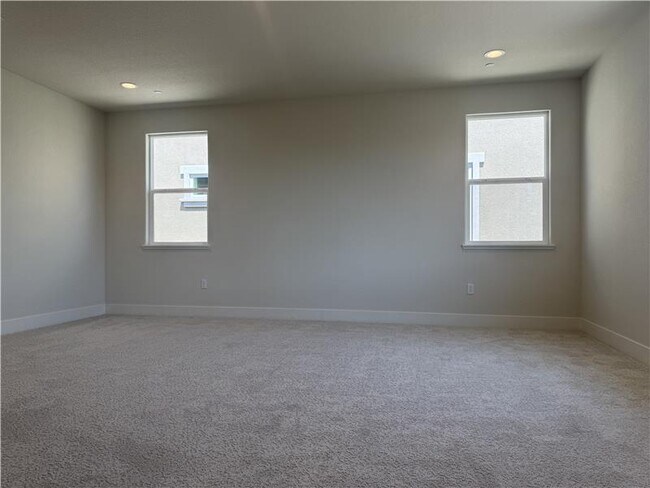 Building Photo - 140 Labrusca Dr