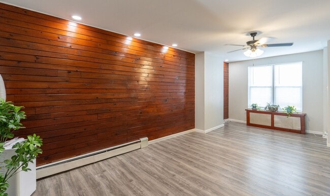 Building Photo - Newly rehabbed 3 bedroom