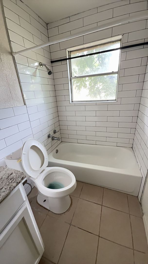 Building Photo - Upgraded 4 bedroom 2.5 bathroom house!  HOUSING ACCEPTED! MOVE-IN SPECIAL!